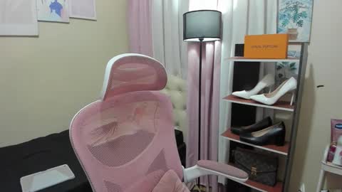 Snapshot of tsuncutrhein chatting on September 2025 08:30:01 AM tsuncutrhein online show from September 2025 08:30:01 AM