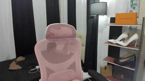 Snapshot of tsuncutrhein chatting on October 2025 09:22:01 AM tsuncutrhein online show from October 2025 09:22:01 AM