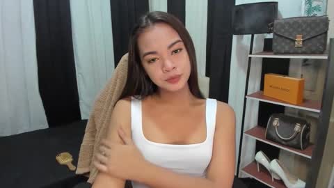 Snapshot of tsuncutrhein chatting on November 2025 08:12:01 AM tsuncutrhein online show from November 2025 08:12:01 AM