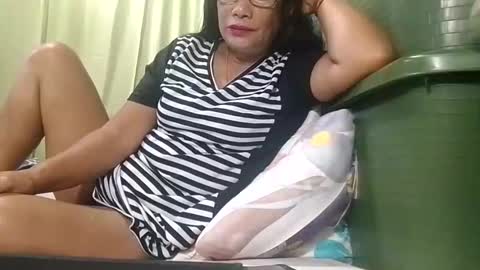 Snapshot of tuchmegently chatting on October 2025 10:44:02 PM Mae online show from October 2025 10:44:02 PM