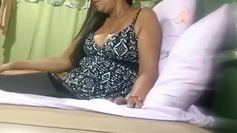 Snapshot of tuchmegently chatting on November 2025 08:09:02 PM Mae online show from November 2025 08:09:02 PM