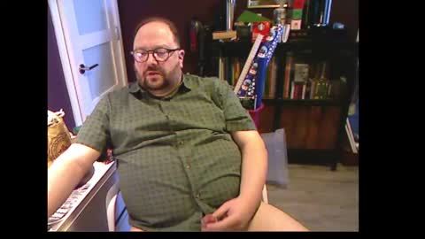 Snapshot of tuckwell chatting on December 2025 03:39:01 PM tuckwell online show from December 2025 03:39:01 PM