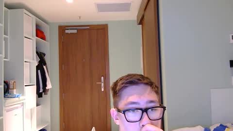 tudorasputas online show from April 2026 12:00:01 AM