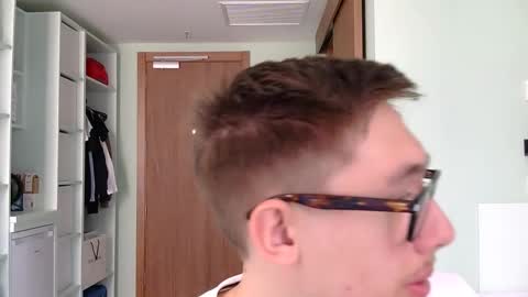 tudorasputas online show from April 2026 12:04:01 PM