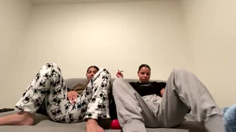 Snapshot of tus_reinas chatting on January 2025 06:38:01 AM Tus reinas online show from January 2025 06:38:01 AM