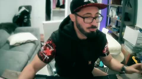 Snapshot of tuscan_taurus chatting on January 2025 11:04:02 AM tuscan_taurus online show from January 2025 11:04:02 AM