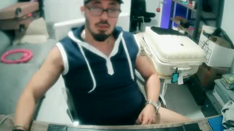 Snapshot of tuscan_taurus chatting on February 2025 10:59:02 AM tuscan_taurus online show from February 2025 10:59:02 AM