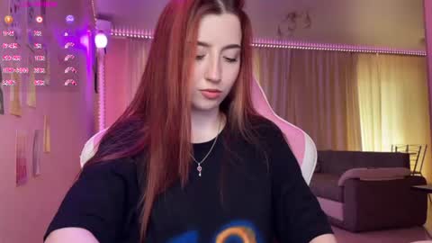 Snapshot of tutti_cutieee chatting on June 2026 09:29:02 AM Nika online show from June 2026 09:29:02 AM