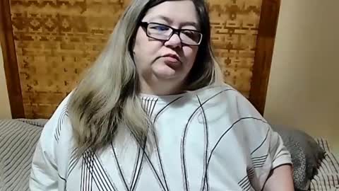 Lana online show from February 2025 09:48:01 PM