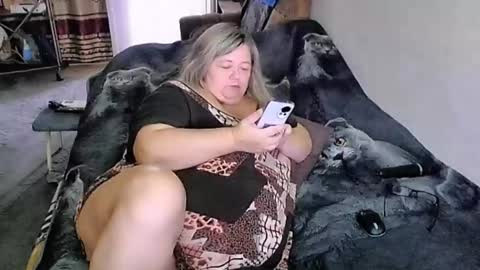 Lana online show from September 2025 07:02:01 AM