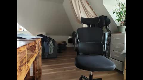 Snapshot of tw1ky9o chatting on November 2025 02:28:01 PM Tobi online show from November 2025 02:28:01 PM