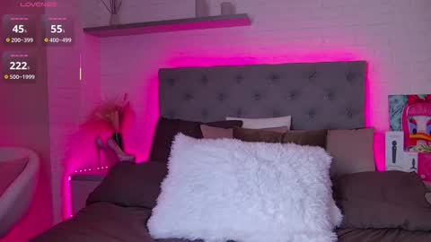 Hallie online show from February 2026 01:21:02 AM