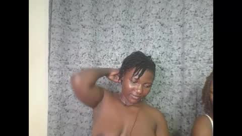 Snapshot of twerker_lyly chatting on September 2025 03:47:02 PM twerker_lyly online show from September 2025 03:47:02 PM