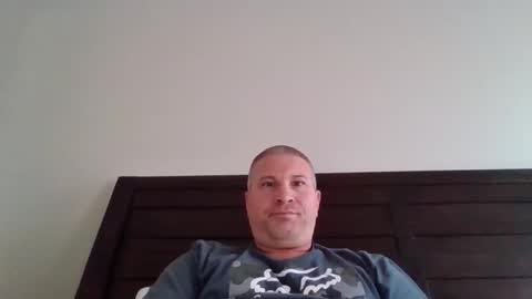 Snapshot of twiggy80 chatting on December 2025 08:24:02 PM twiggy80 online show from December 2025 08:24:02 PM