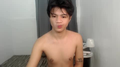 Snapshot of twink_blaze chatting on October 2025 10:52:02 PM BLAZE online show from October 2025 10:52:02 PM