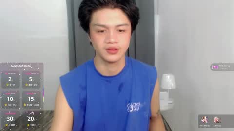 Snapshot of twink_blaze chatting on November 2025 09:42:02 PM BLAZE online show from November 2025 09:42:02 PM