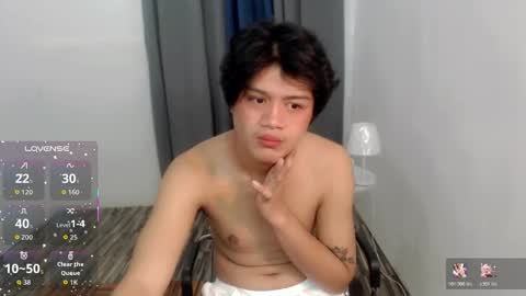 Snapshot of twink_blaze chatting on November 2025 01:43:01 PM BLAZE online show from November 2025 01:43:01 PM