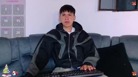 Snapshot of twink_daren chatting on January 2026 06:44:02 PM Mr Daren online show from January 2026 06:44:02 PM