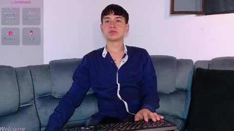 Snapshot of twink_daren chatting on January 2026 07:28:02 PM Mr Daren online show from January 2026 07:28:02 PM