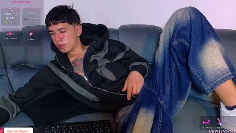 Snapshot of twink_daren chatting on April 2026 06:24:02 PM Mr Daren online show from April 2026 06:24:02 PM