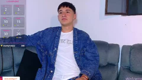 Snapshot of twink_daren chatting on April 2026 08:09:02 PM Mr Daren online show from April 2026 08:09:02 PM