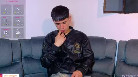 Snapshot of twink_daren chatting on April 2026 06:52:01 PM Mr Daren online show from April 2026 06:52:01 PM