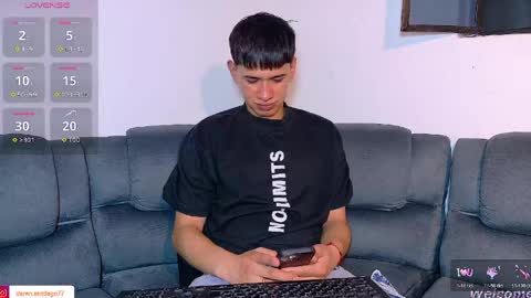Snapshot of twink_daren chatting on April 2026 06:55:02 PM Mr Daren online show from April 2026 06:55:02 PM