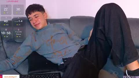 Snapshot of twink_daren chatting on April 2026 07:37:01 PM Mr Daren online show from April 2026 07:37:01 PM
