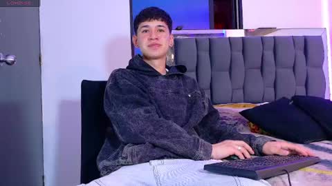 Snapshot of twink_daren chatting on June 2026 06:32:02 PM Mr Daren online show from June 2026 06:32:02 PM