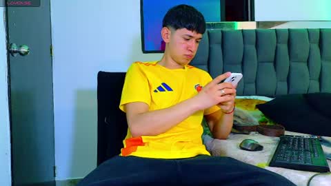 Snapshot of twink_daren chatting on June 2026 08:14:01 PM Mr Daren online show from June 2026 08:14:01 PM