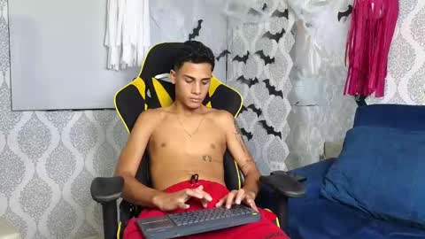 Snapshot of twink_davidx chatting on October 2025 09:57:01 PM Dani online show from October 2025 09:57:01 PM