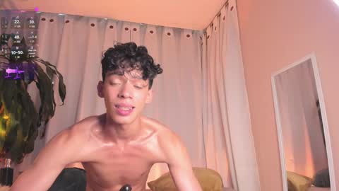 Snapshot of twink_lion chatting on February 2025 08:42:02 PM Lion online show from February 2025 08:42:02 PM