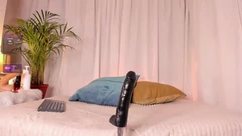 Snapshot of twink_lion chatting on February 2025 10:53:02 PM Lion online show from February 2025 10:53:02 PM