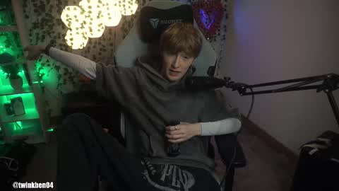 Snapshot of twinkben04 chatting on October 2025 09:00:02 PM Ben online show from October 2025 09:00:02 PM