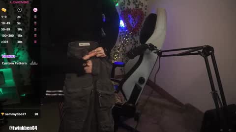 Snapshot of twinkben04 chatting on October 2025 08:42:02 PM Ben online show from October 2025 08:42:02 PM