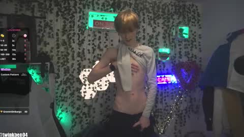 Snapshot of twinkben04 chatting on November 2025 10:30:02 PM Ben online show from November 2025 10:30:02 PM