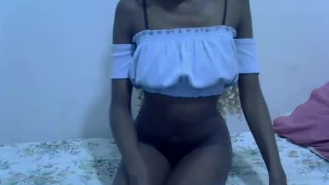 Snapshot of twinkle_tia chatting on October 2025 11:23:01 PM BABY TIA online show from October 2025 11:23:01 PM