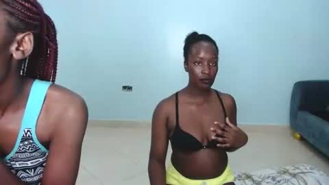 Snapshot of twinkle_tushy chatting on October 2025 10:16:01 PM twinkle tushy online show from October 2025 10:16:01 PM