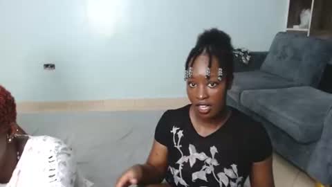 Snapshot of twinkle_tushy chatting on October 2025 07:00:01 PM twinkle tushy online show from October 2025 07:00:01 PM