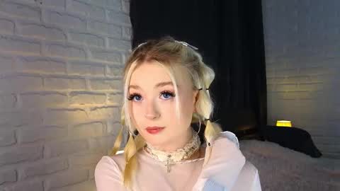 twinklefluff online show from October 2025 04:05:02 PM