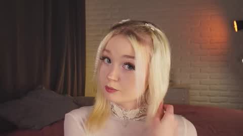 twinklefluff online show from October 2025 04:08:01 PM