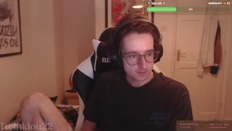 Snapshot of twinklou22 chatting on July 2026 12:01:01 AM Lou online show from July 2026 12:01:01 AM