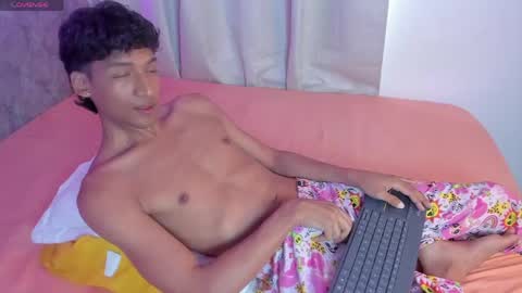 twinksboys_23 online show from April 2026 01:49:02 PM