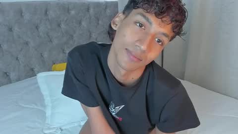 twinksboys_23 online show from May 2026 01:27:02 PM