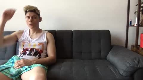 Derrick online show from November 2025 05:46:01 PM