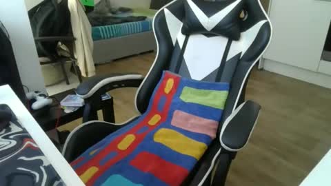 Snapshot of twinkytwink16 chatting on March 2026 12:00:02 PM omo online show from March 2026 12:00:02 PM