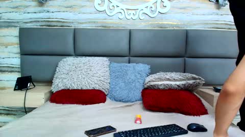 Snapshot of twinslovers_ chatting on October 2025 07:54:01 PM twinslovers_ online show from October 2025 07:54:01 PM