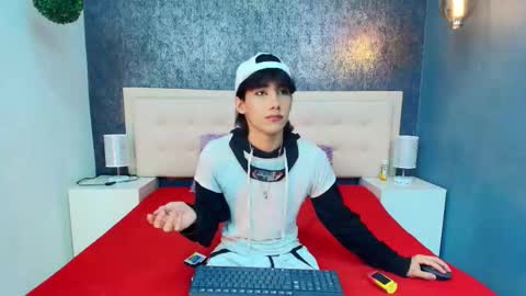 Snapshot of twinslovers_ chatting on October 2025 08:51:01 PM twinslovers_ online show from October 2025 08:51:01 PM