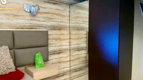 Snapshot of twinslovers_ chatting on November 2025 12:35:02 AM twinslovers_ online show from November 2025 12:35:02 AM