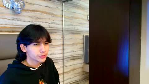 Snapshot of twinslovers_ chatting on November 2025 10:20:02 PM twinslovers_ online show from November 2025 10:20:02 PM